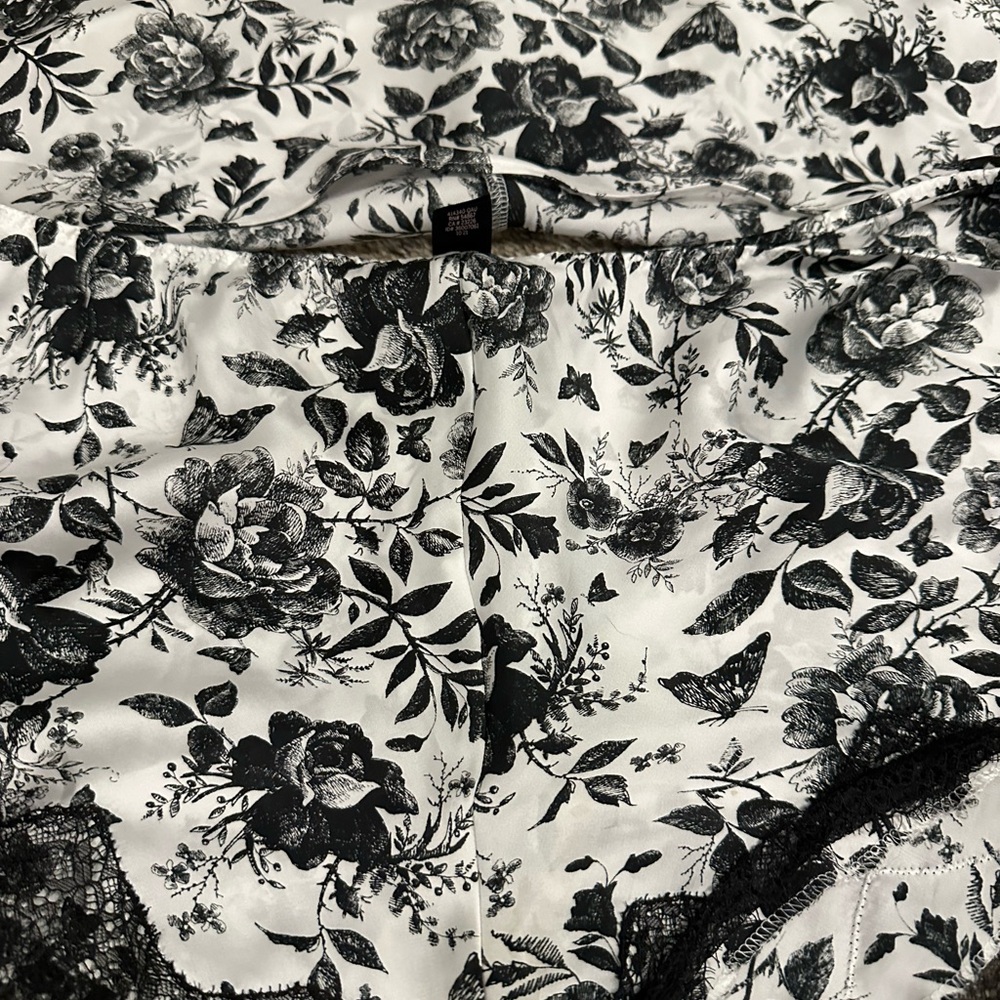 VS Silk Sleepset - Black and white floral print - Picture 2 of 5